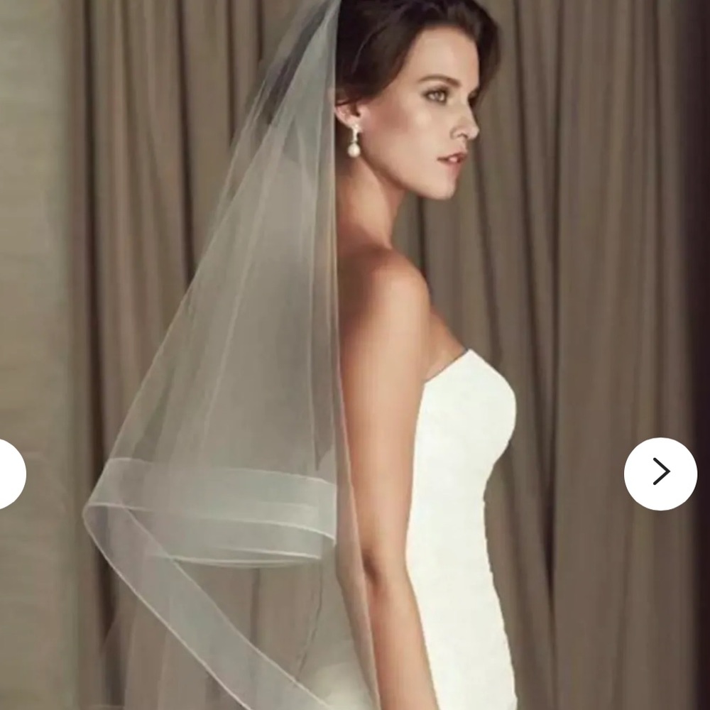 Handmade Finger tip drop veil with horsehair trim